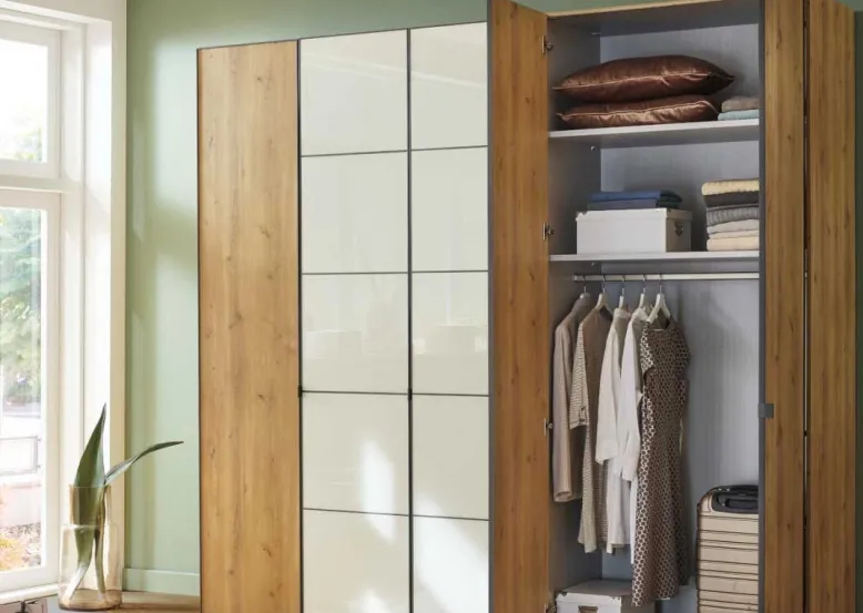 Quito Kleiderschrank mit Glastüren