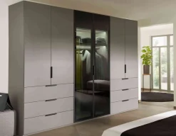 Scale Spin Kleiderschrank mit Schubladen